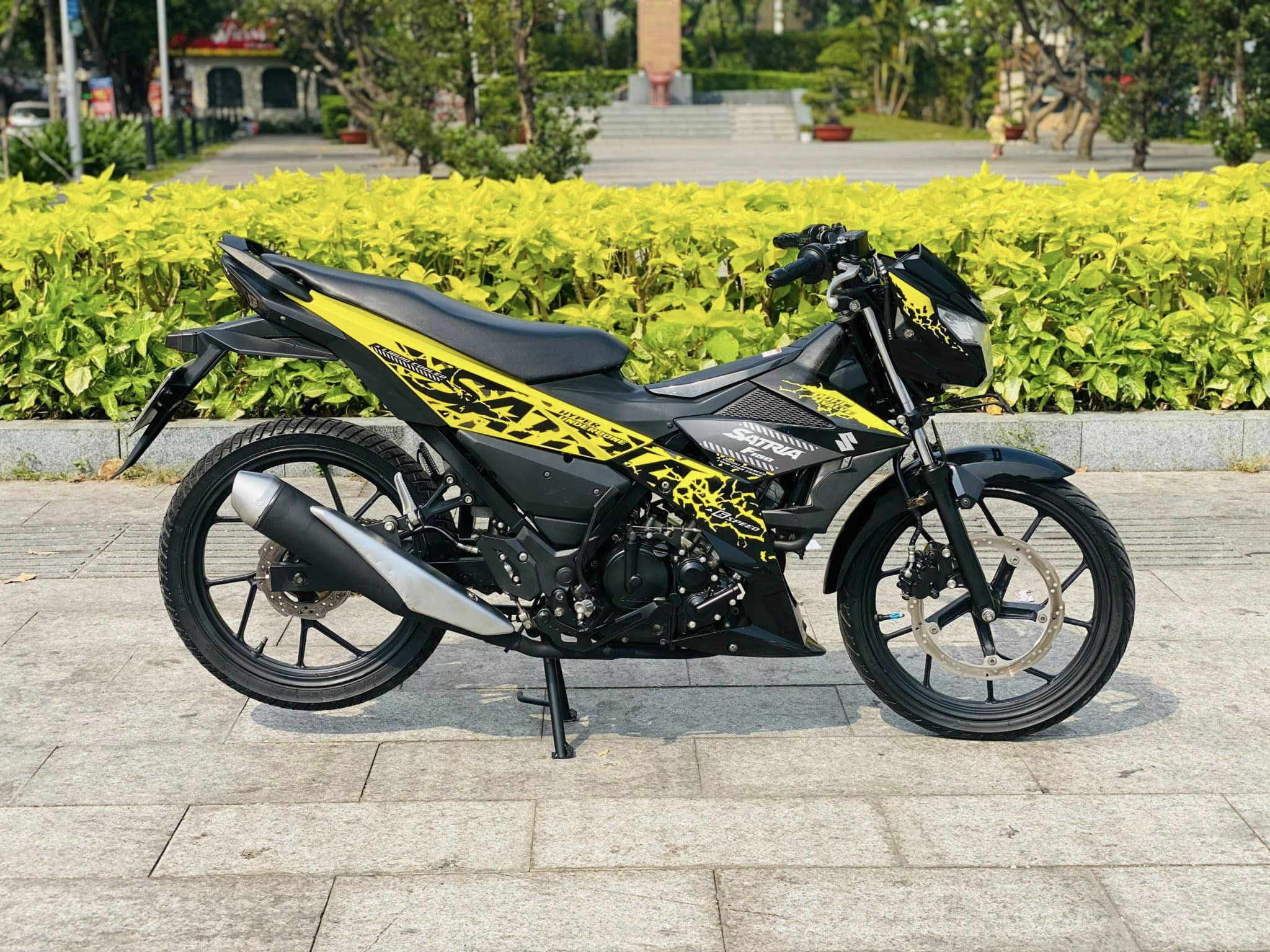 review-chi-tiet-satria-150