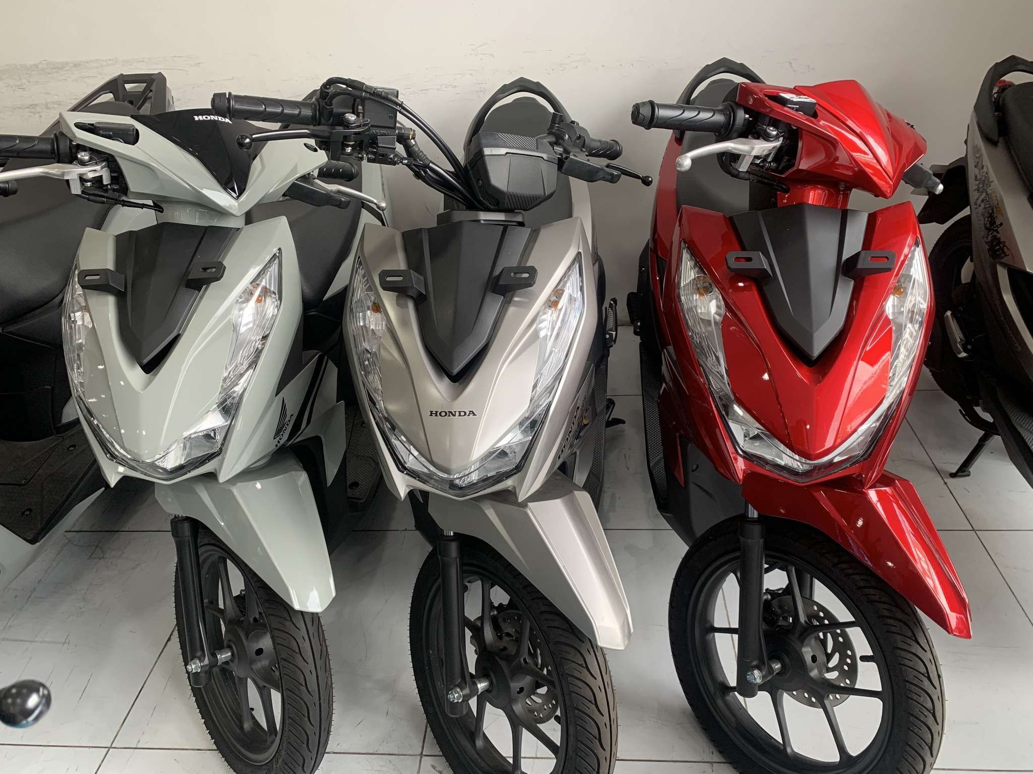 xe-may-nhap-khau-honda-beat