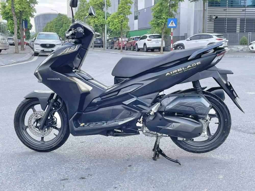 xe-air-blade-125-2025-moi-nhat