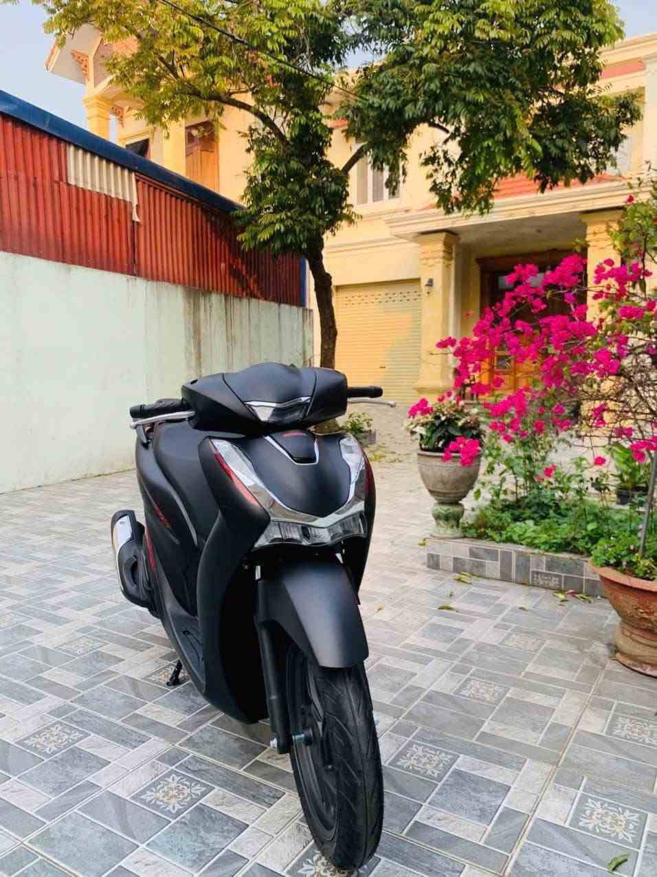 co-nen-mua-sh-125-khong