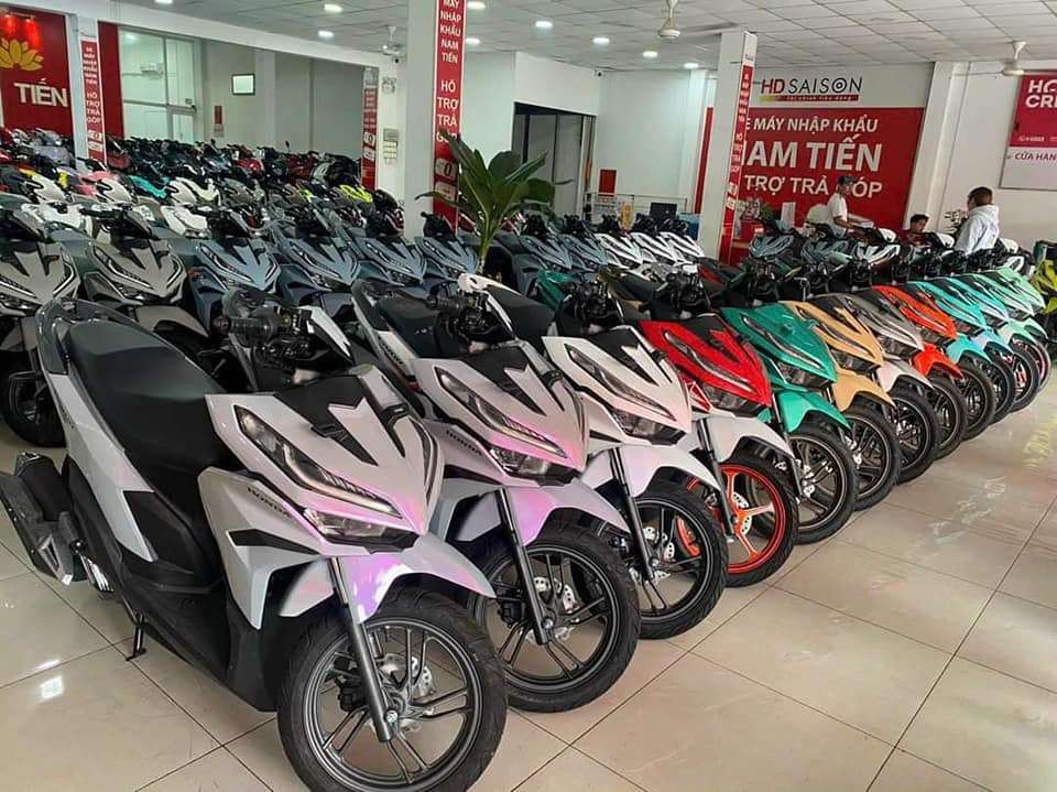 nam-tien-ban-xe-vario-125-quan-12