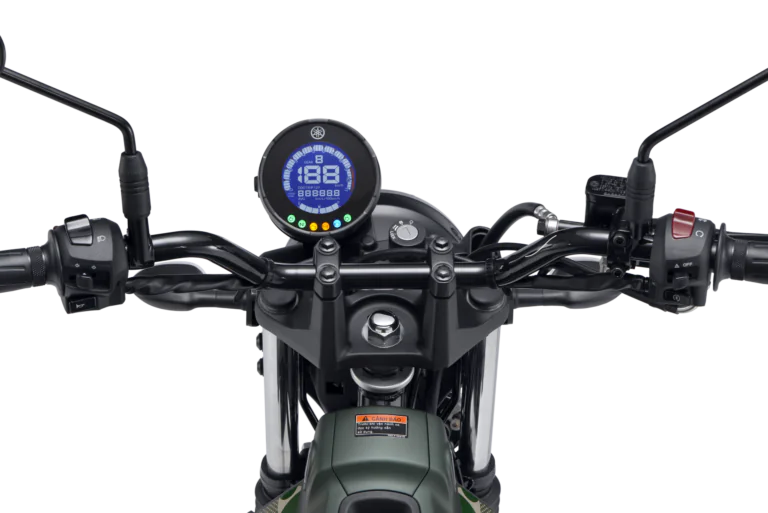 Yamaha-PG1-ABS-2026-Mat-dong-ho-LCD