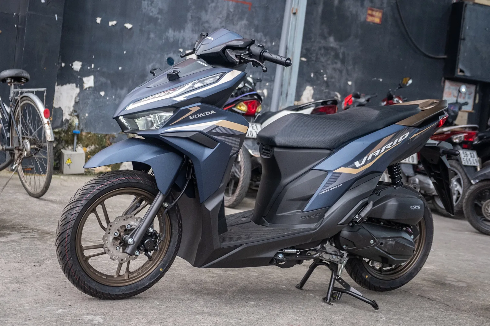 Vario 125 theo đuổi phong cách thể thao với đường nét góc cạnh