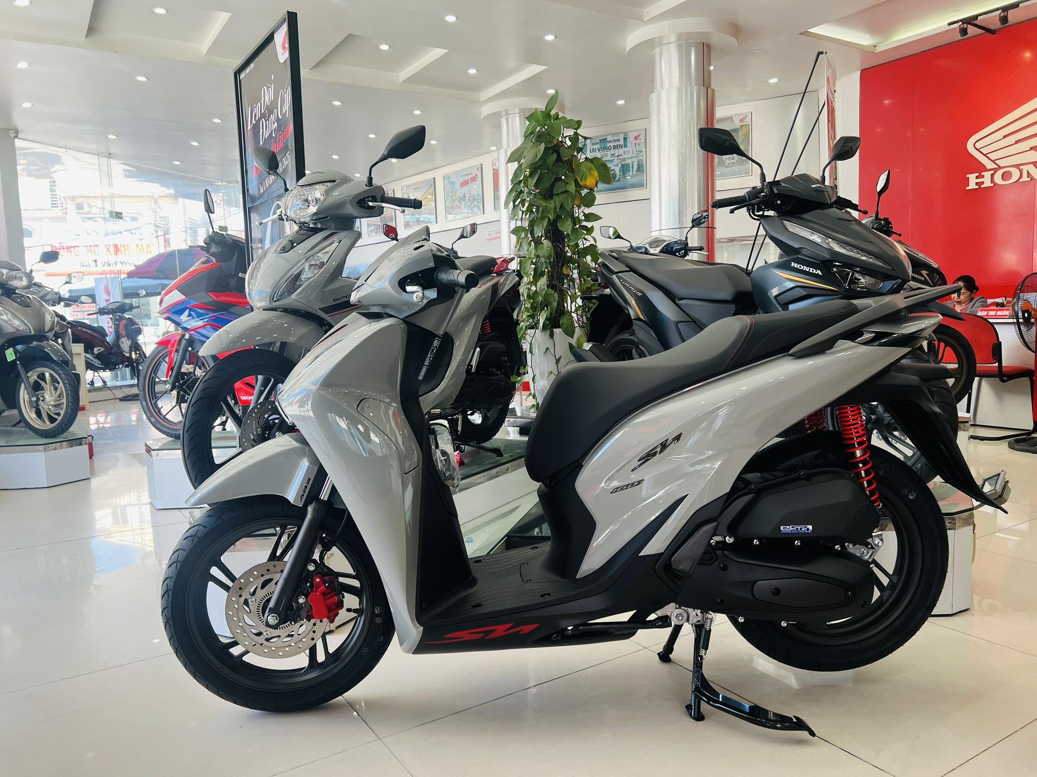 Thủ Tục Mua SH160 Quận 8 Trả Góp