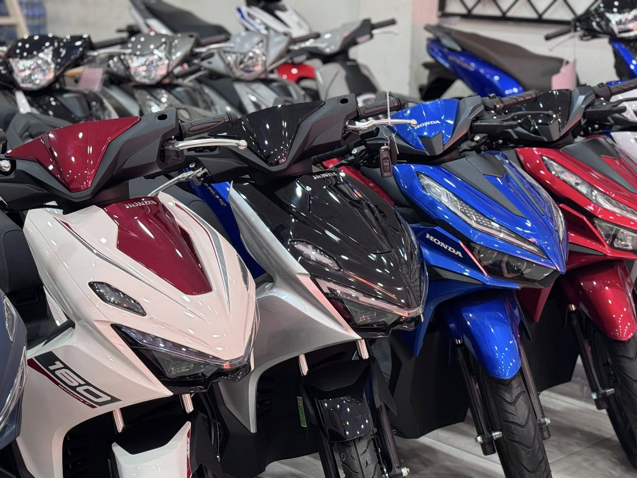 Bảng giá tham khảo các dòng xe "hot" khi mua xe máy quận 8