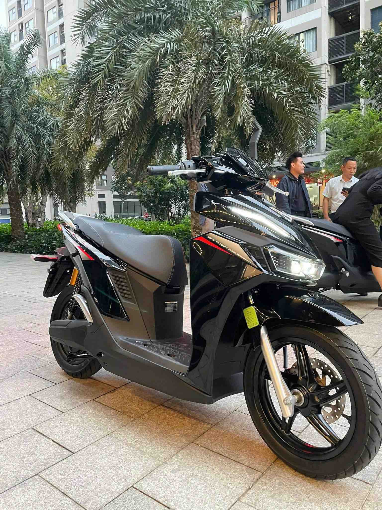 so-sanh-vinfast-viper-va-yadea-osta-p