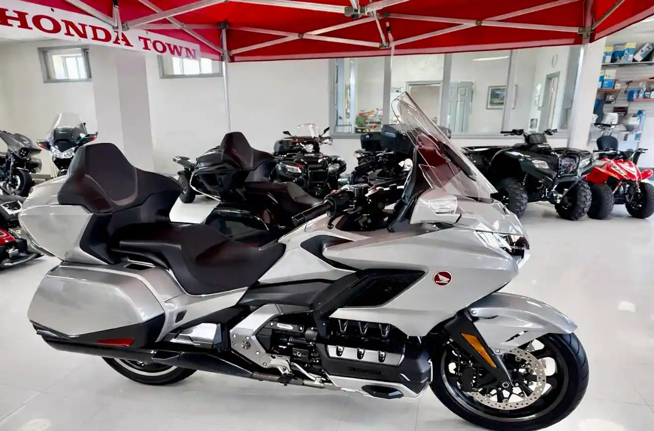 gia-xe-honda-gold-wing-2026