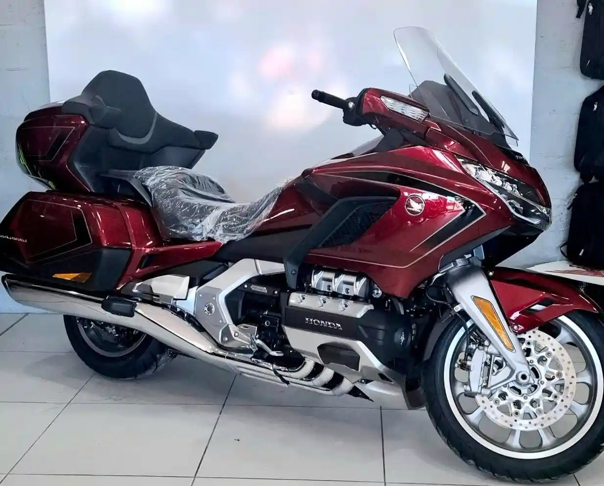 honda-gold-wing-2026-cac-phien-ban-va-mau-sac-co-gi-moi