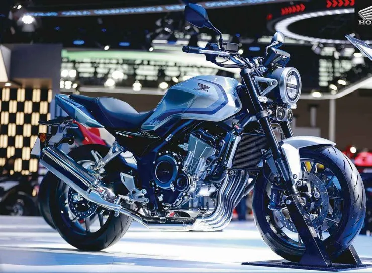 Thiết kế hoài cổ của xe Honda CB500 Super Four có đẹp không?
