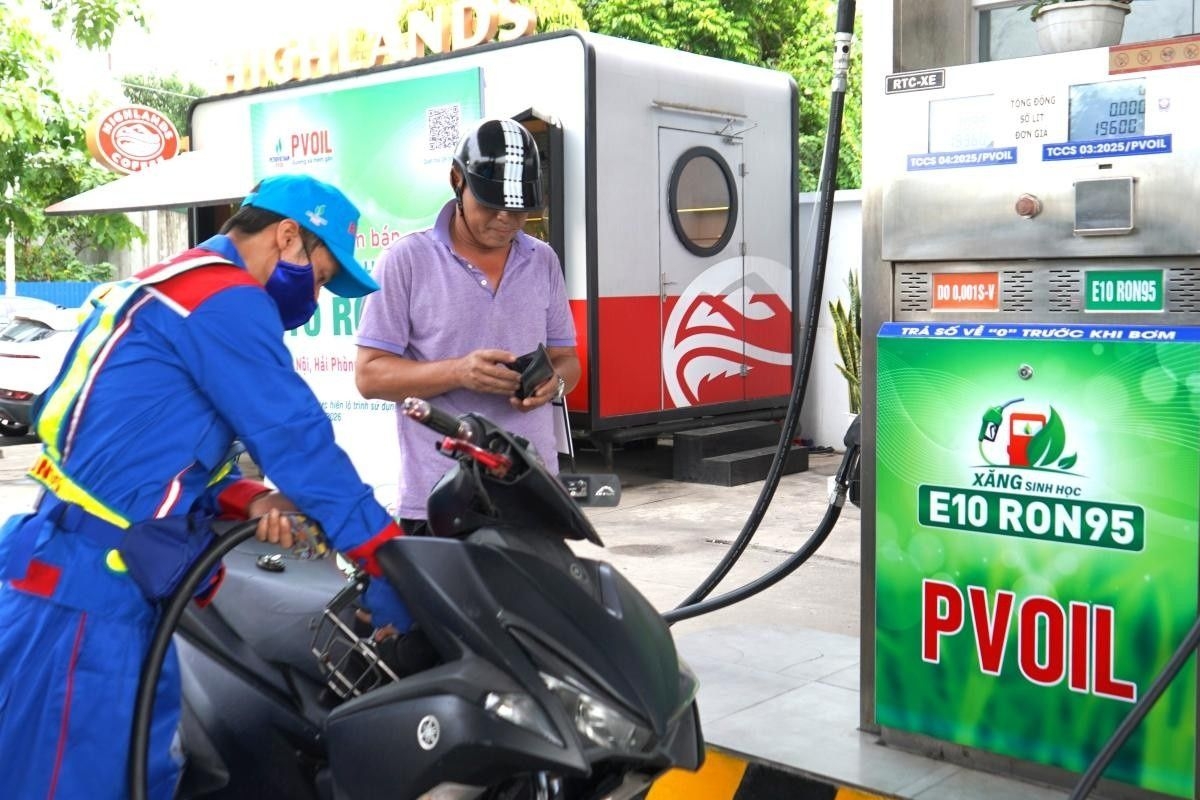 Thực tế đổ xăng E10 có gây hại cho xe máy không?