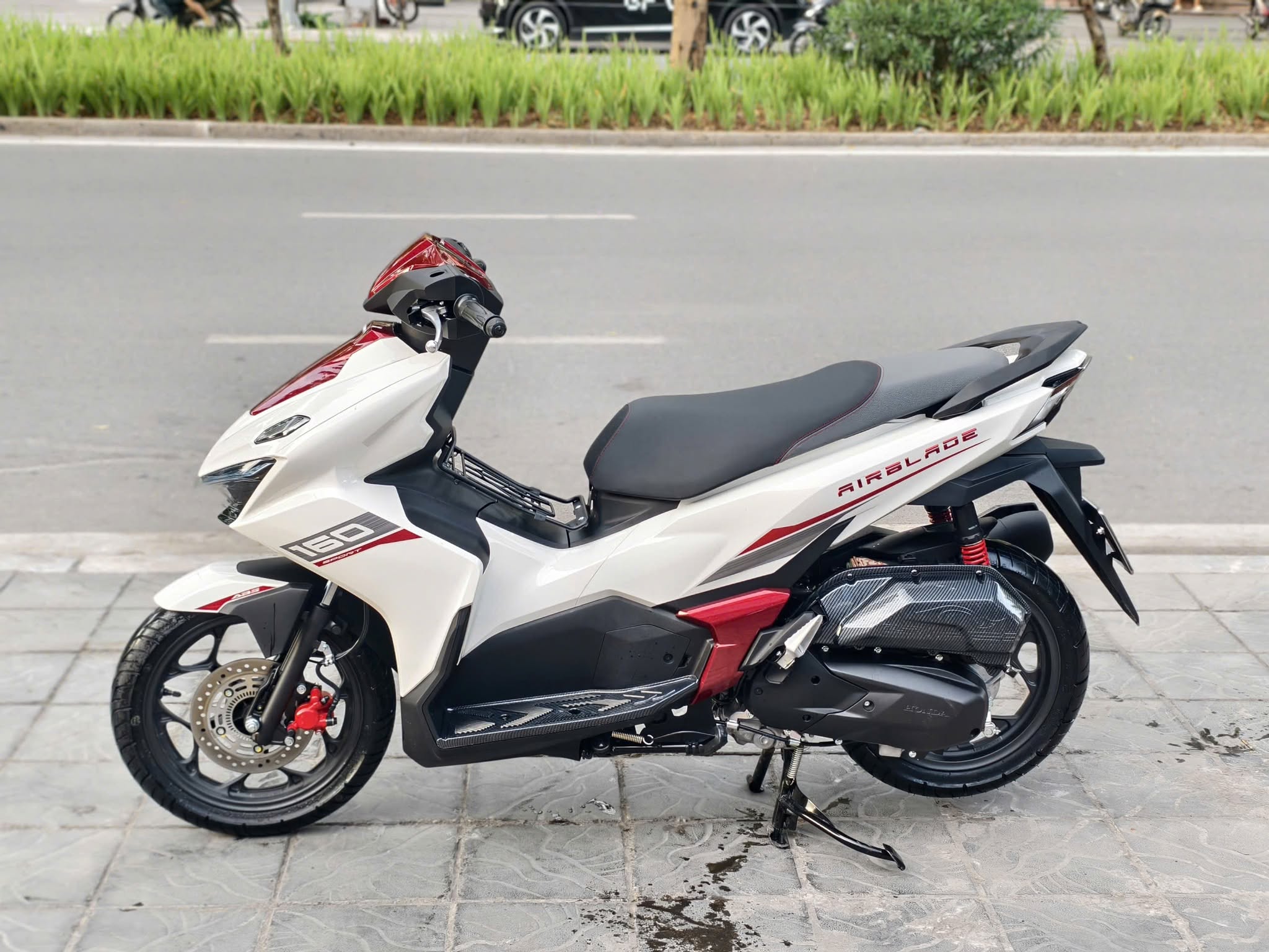 Thiết kế đậm chất Sport, nổi bật trên đường phố