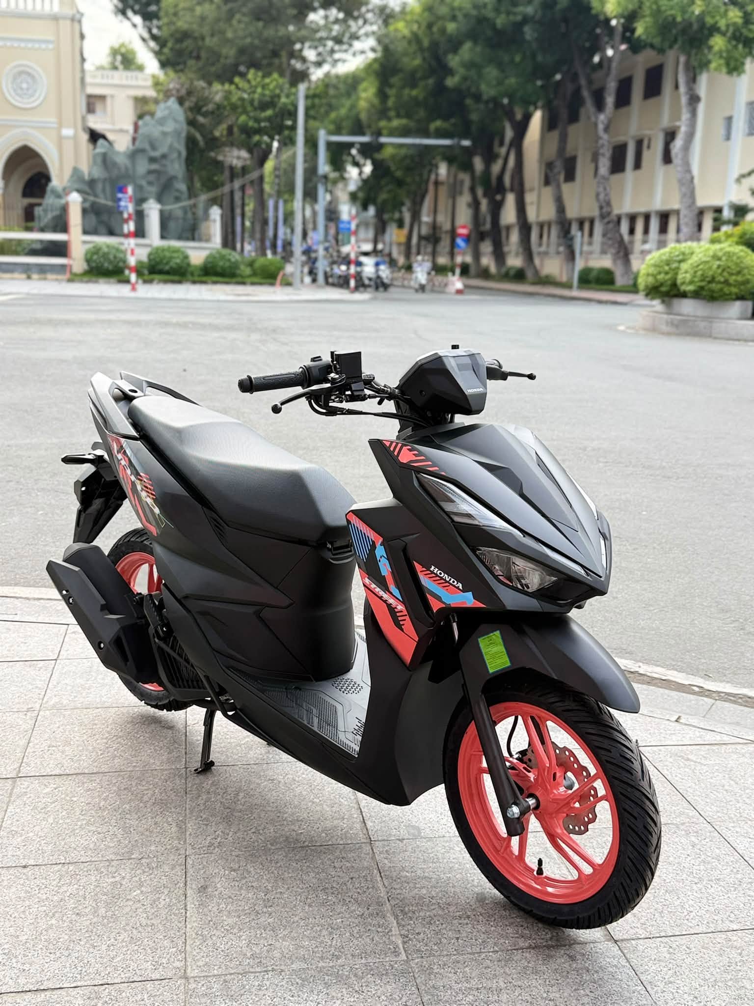 Liên hệ mua Vario 125 2027 Long An với Nam Tiến Tân Kim