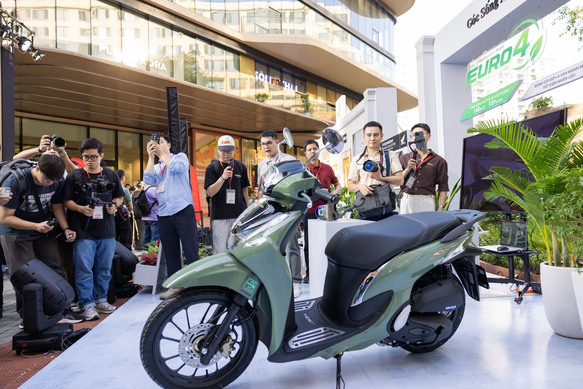 Honda SH Mode 2027 Ra Mắt, Nâng Cấp Động Cơ EURO 4, Màn Hình TFT