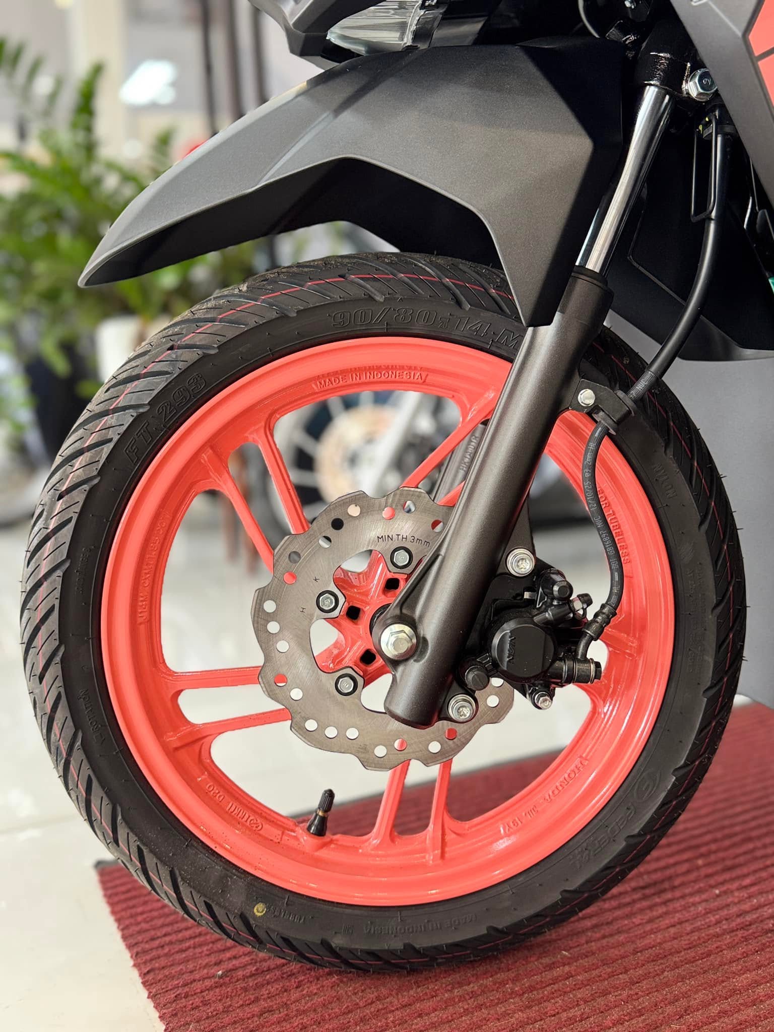 Vario 125 Street vẫn sử dụng phanh CBS, chưa có ABS