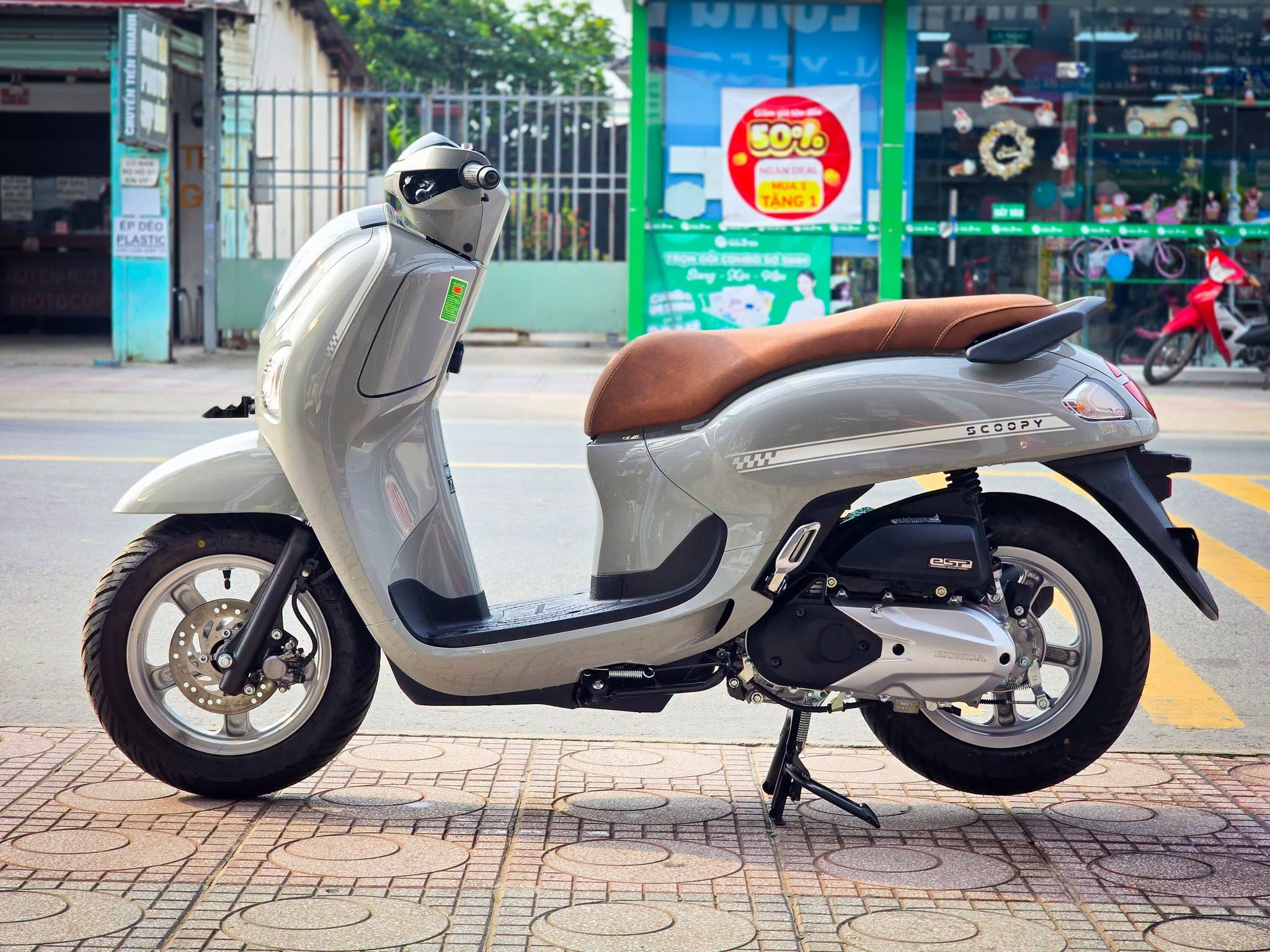 Mua xe Scoopy trả góp cần trả trước bao nhiêu?