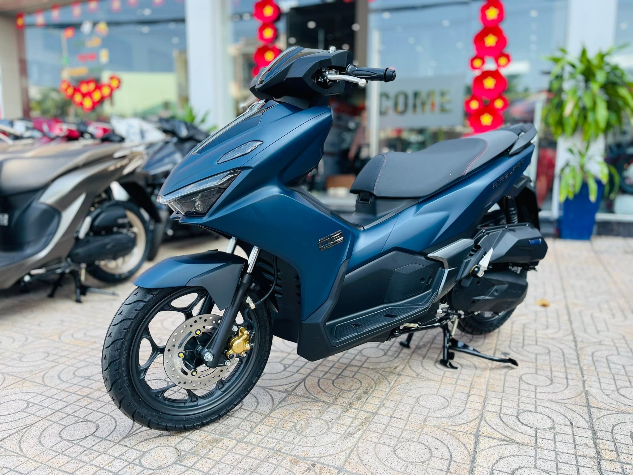 Vision Đặc biệt và Air Blade 125 Đặc biệt khác gì?