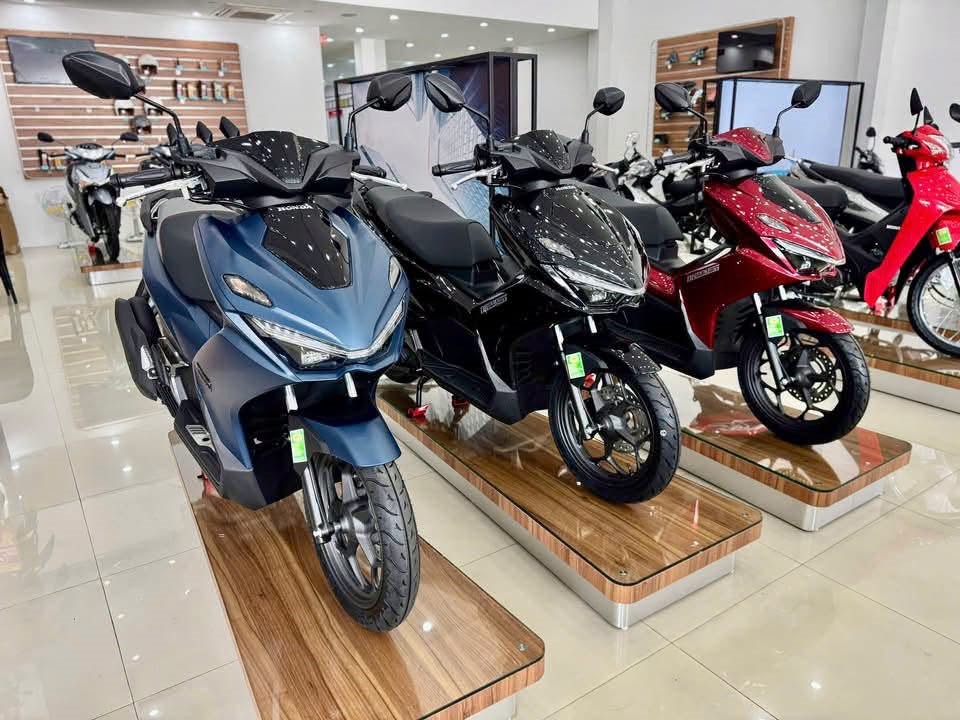 Vision Đặc biệt và Air Blade 125 Đặc biệt: nên chọn xe nào?